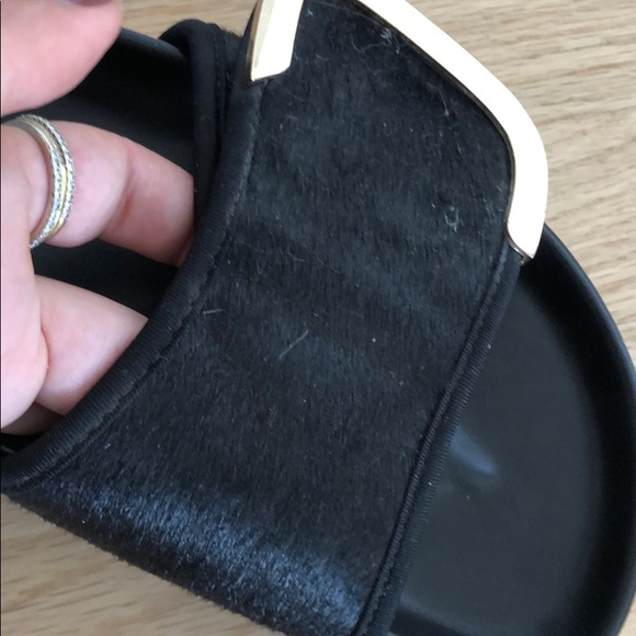 Aldo Slides With Gold Details - Picture 2 of 5